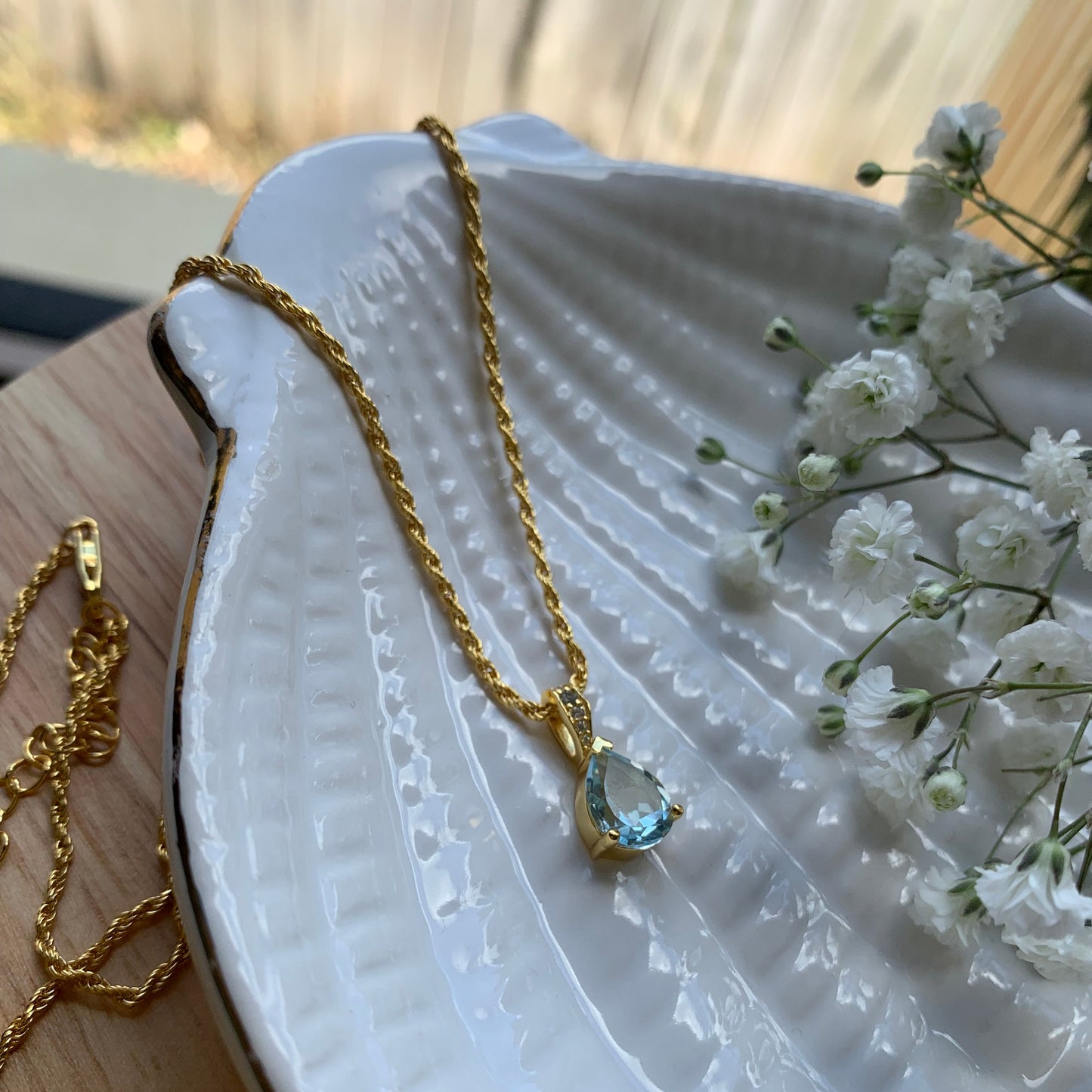 Aura Drop Pendant - Gold