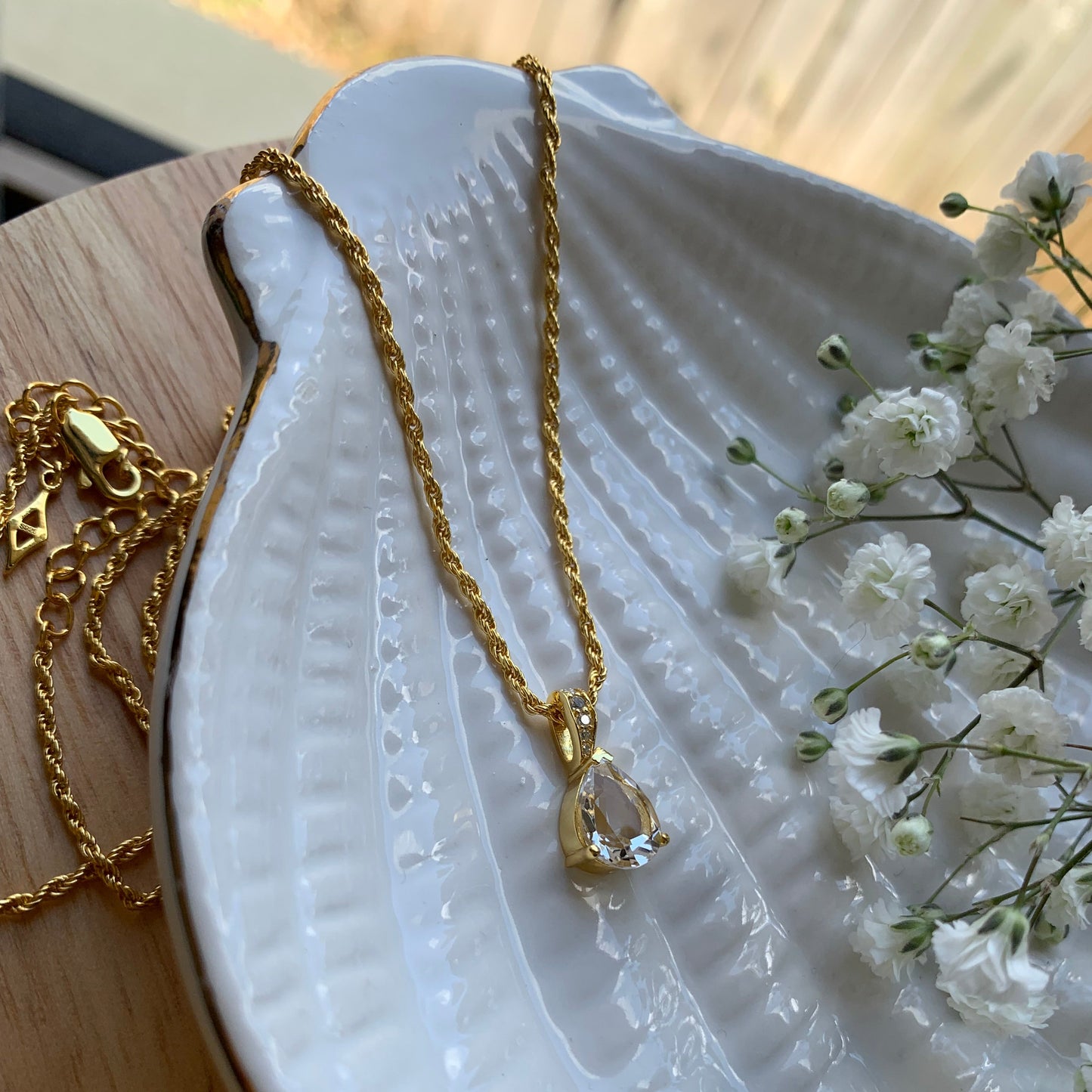 Aura Drop Pendant - Gold