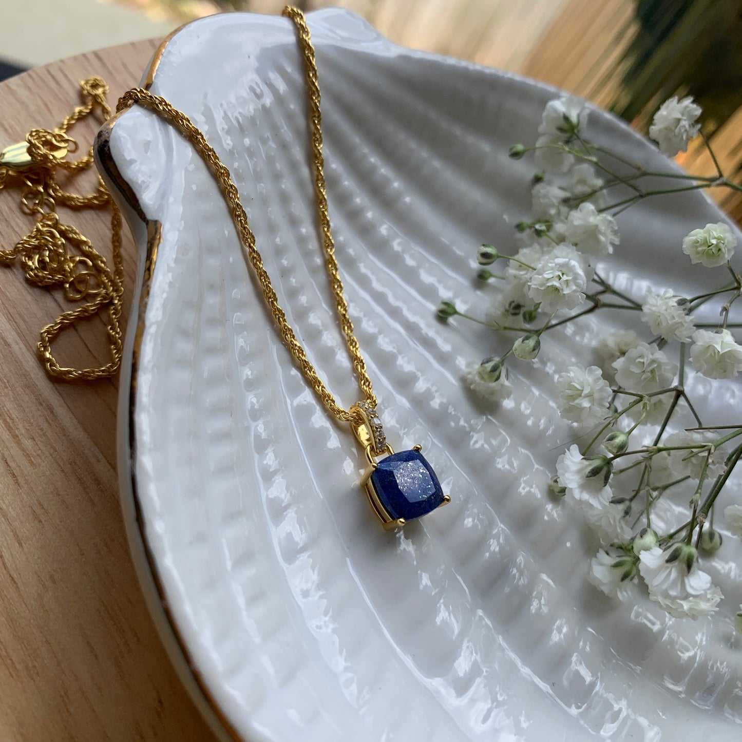 Aura Lumina Pendant - Gold