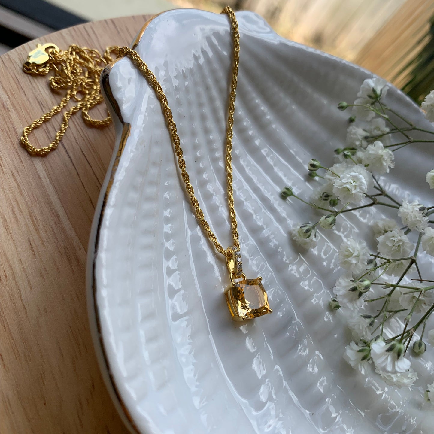 Aura Lumina Pendant - Gold