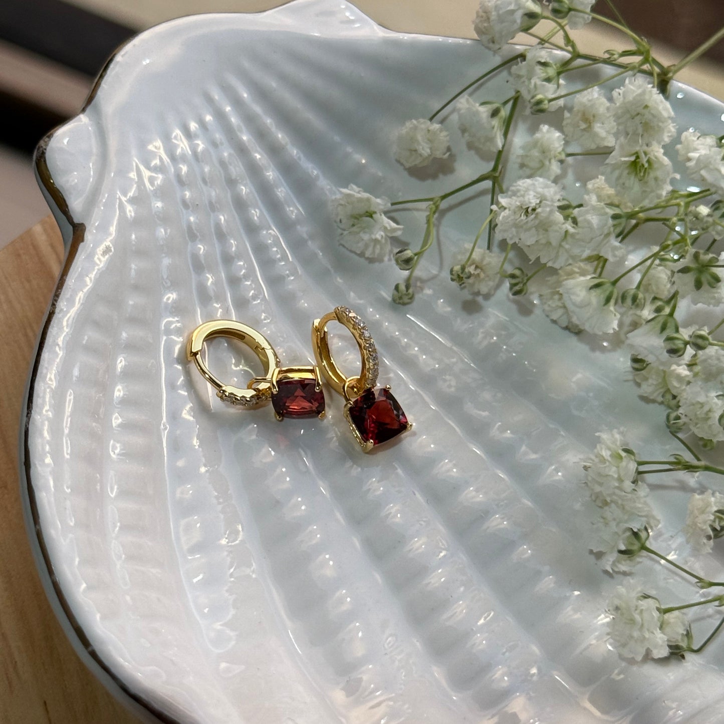 Aura Lumina Danglers - Gold