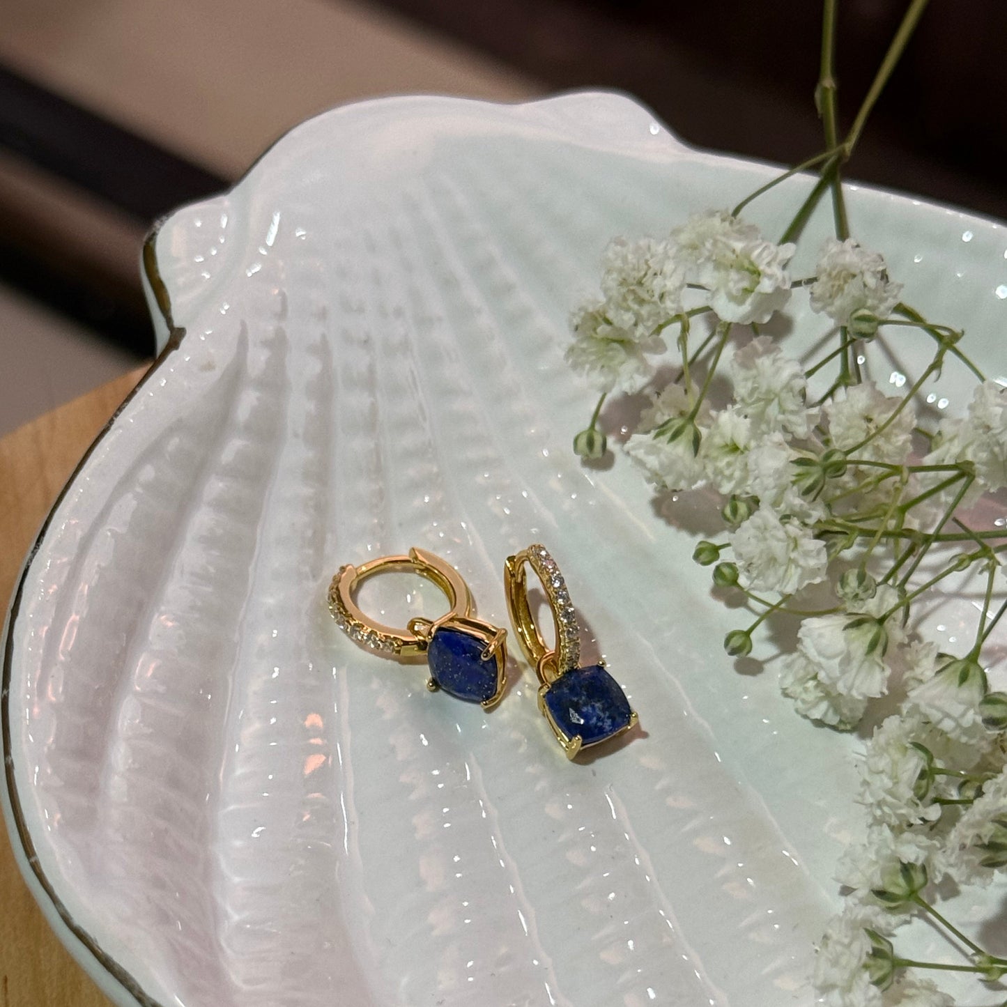 Aura Lumina Danglers - Gold