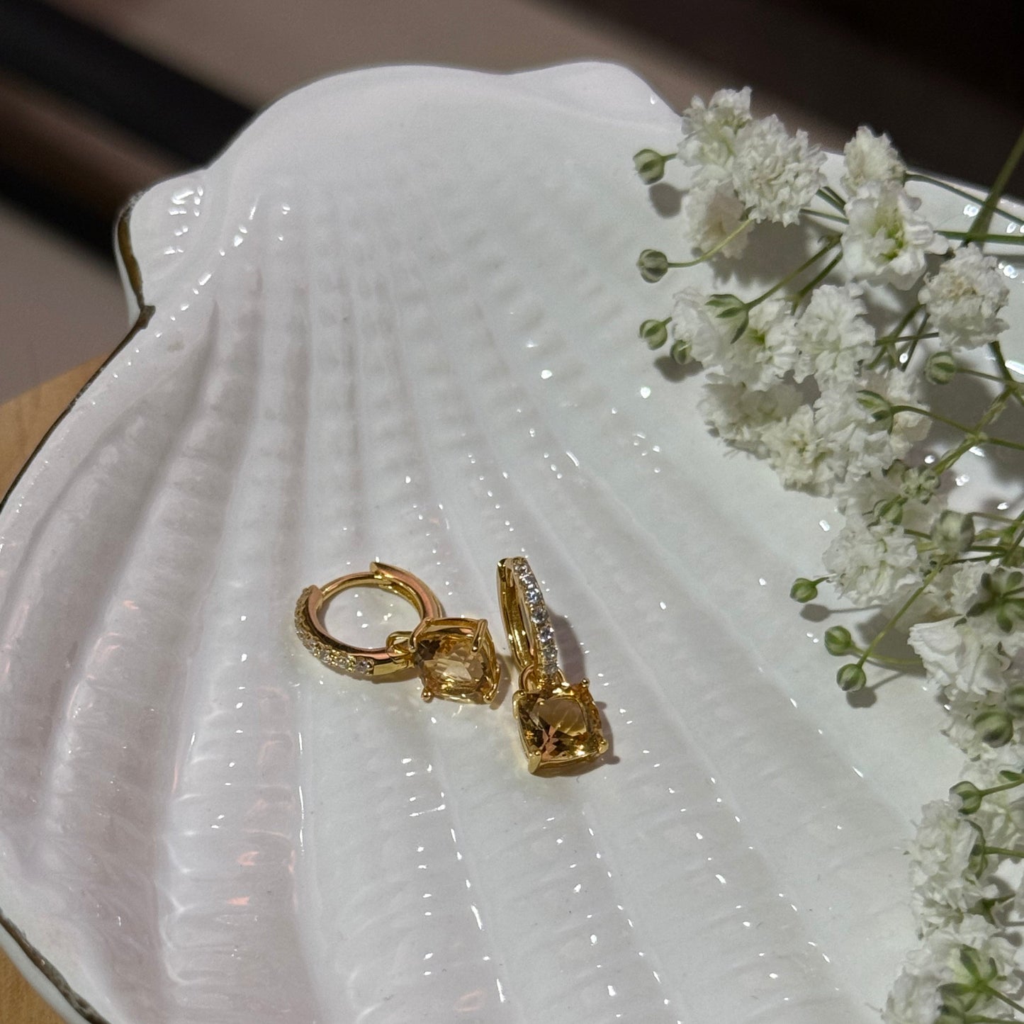 Aura Lumina Danglers - Gold